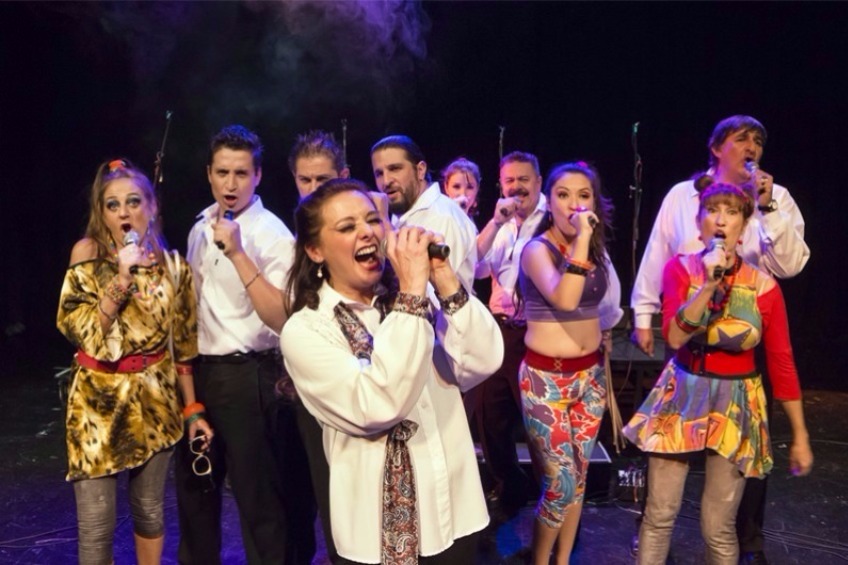 La Comedia Cordobesa presentará "Eran cinco hermanos y ella no era muy santa", versión de David Piccotto, en el escenario del Teatro Independencia.